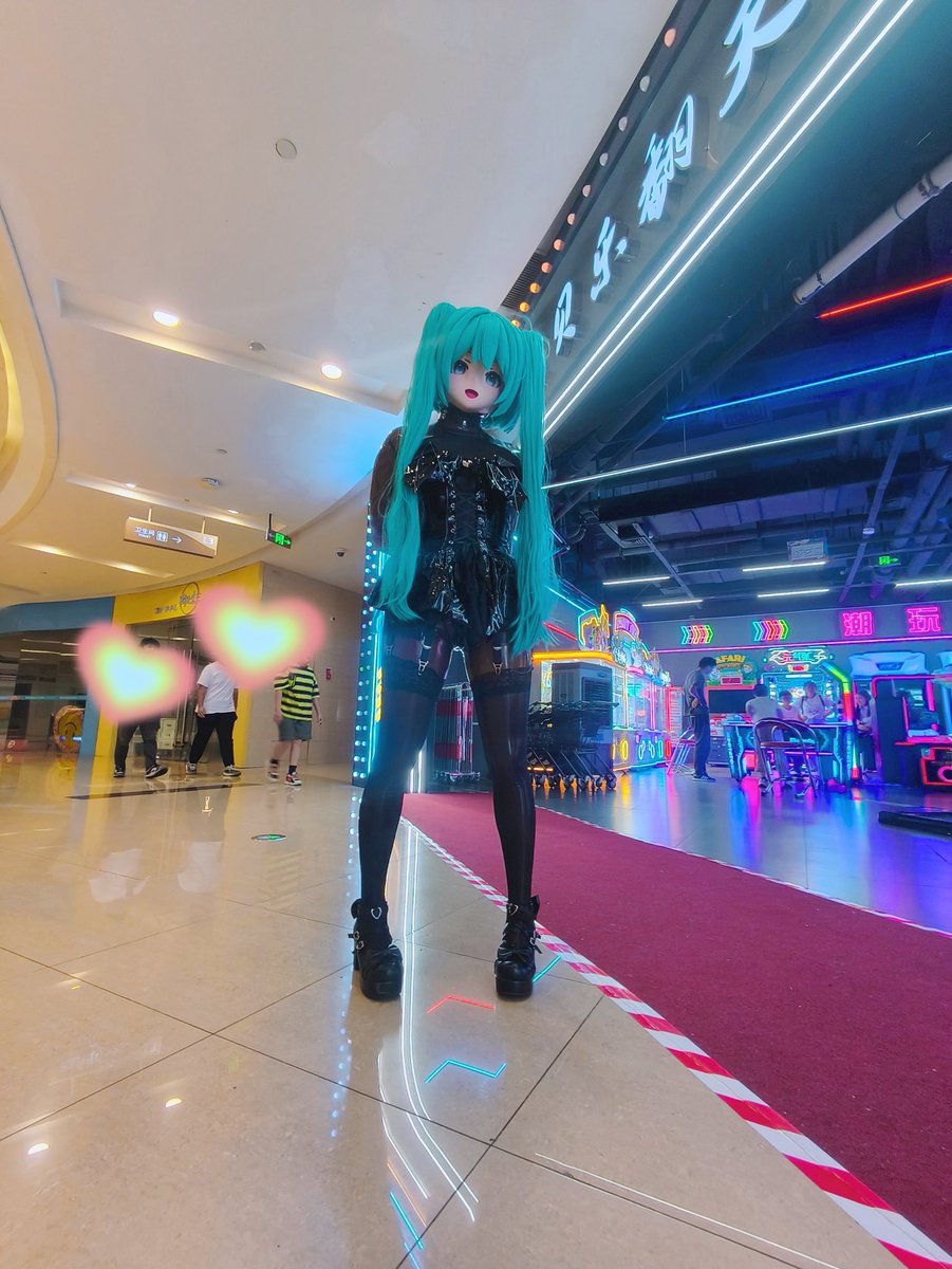 kig_tianyi's tweet image. 突然营业一下，吓吓你们(☉д⊙)
依旧是乳胶娃娃外出
👔：@liyaroom