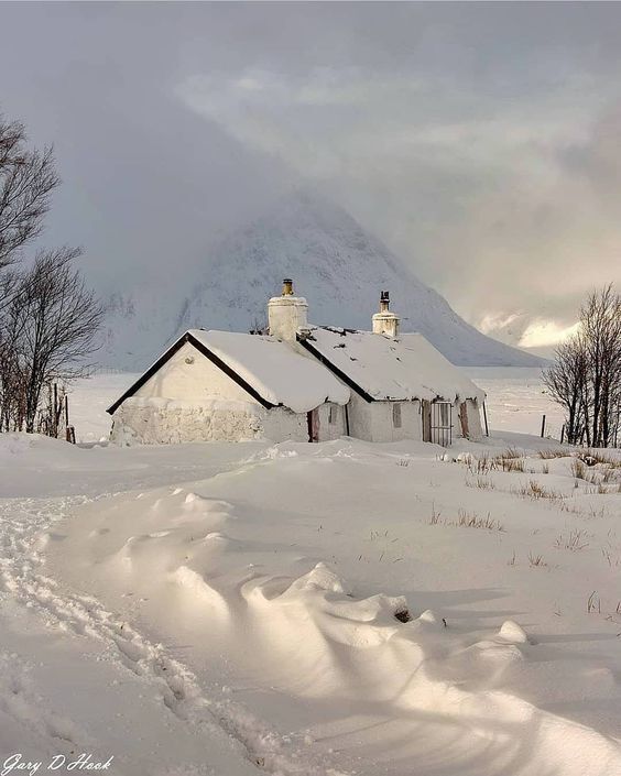 MozartCultures's tweet photo. winter in scotland https://t.co/AqxGKQE0ny