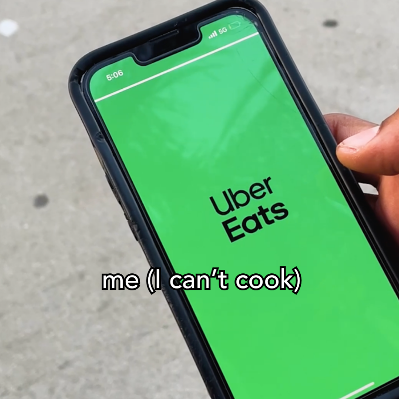 UberEats's tweet photo. 🔥 Get almost anything delivered to your door in as little as 25 minutes. Order now on Uber Eats