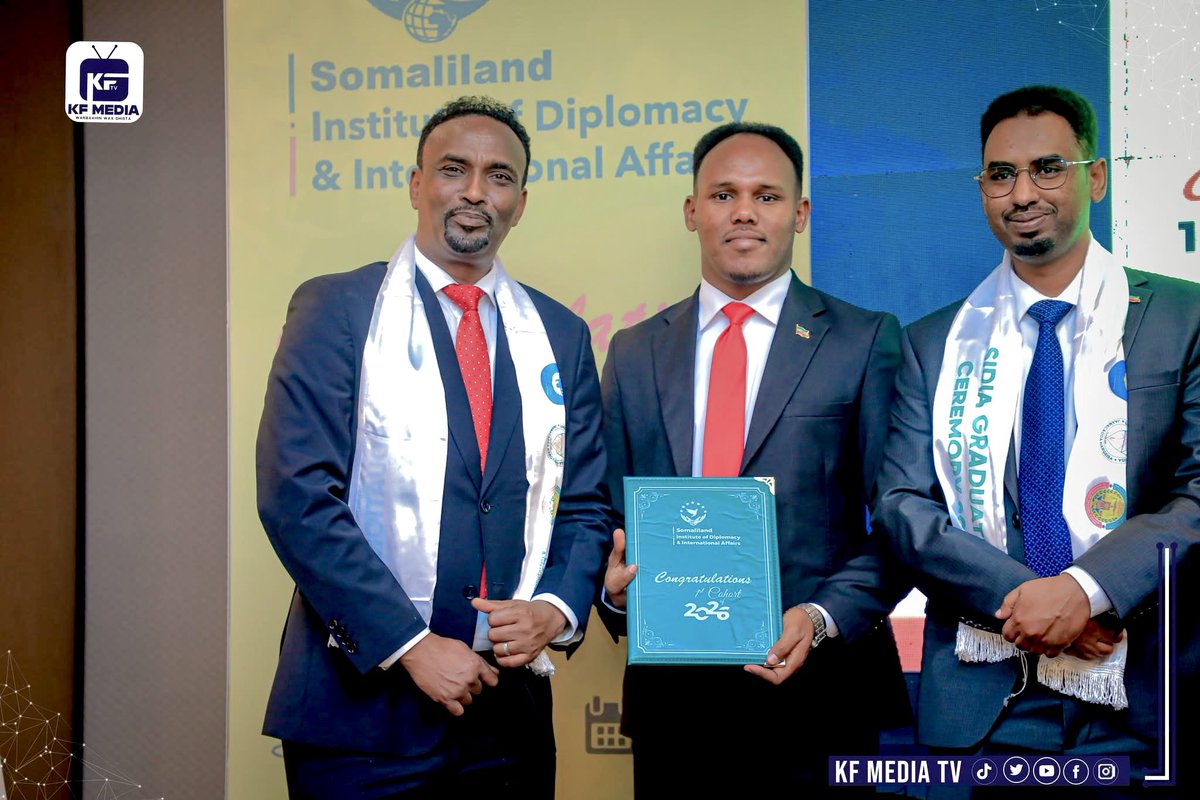 PresidentSom10's tweet photo. Today is a moment of deep pride and celebration, 
After completing six months of training, I am honored to graduate from the Institute of Diplomacy &amp;IA Of Sl
This achievement marks an important milestone in my professional development as a diplomat and in my service to the nation https://t.co/h31sOHNGYo