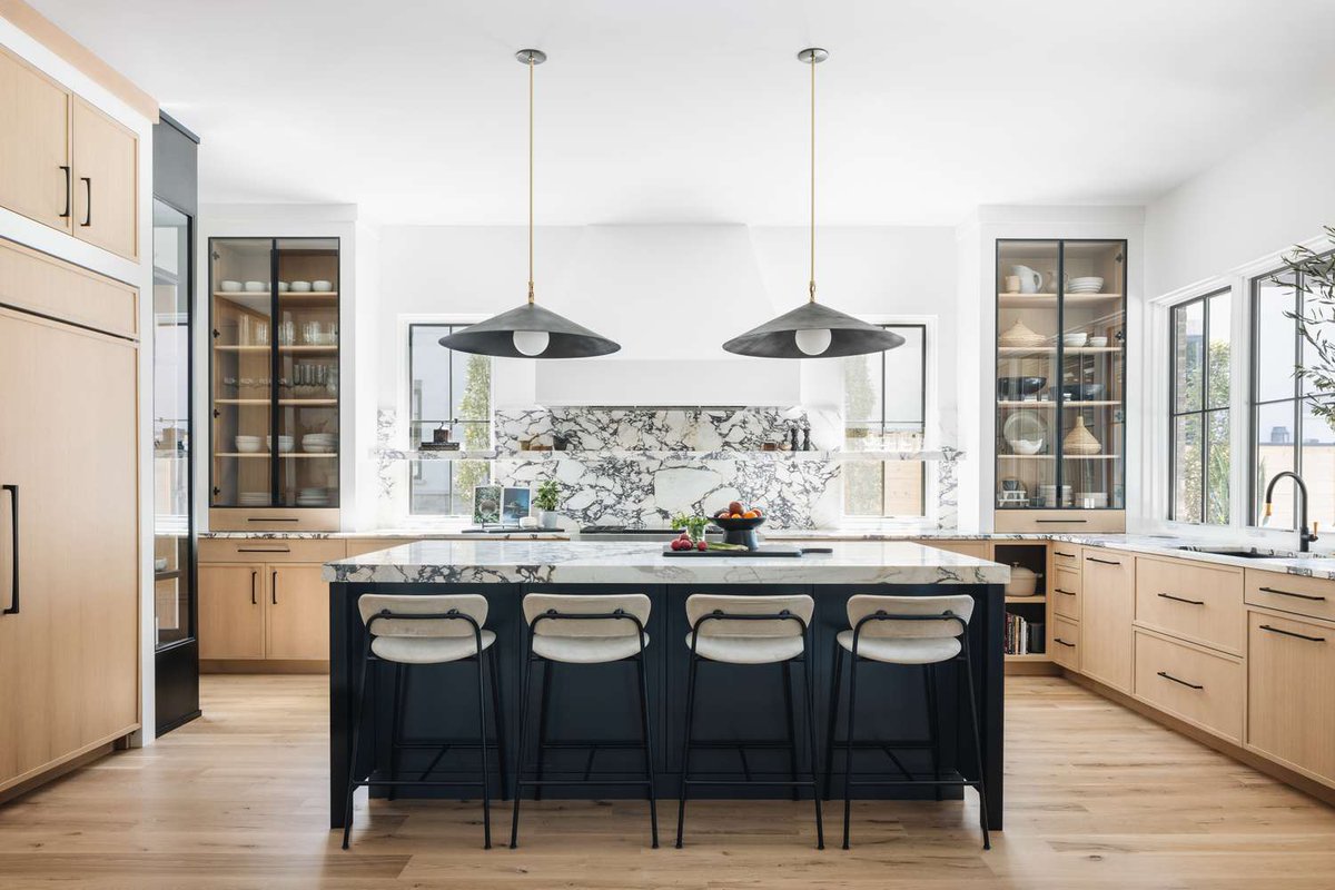 Discover the top kitchen design trends for 2026 from warm natural materials to smart, multifunctional layouts. Read our latest blog, and see what’s shaping the kitchens of tomorrow!

kitchensolvers.com/top-kitchen-de…