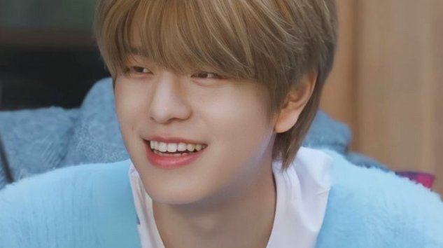 hwngluvvie's tweet photo. #chanmin oneshot AU | Ainda Não

Onde Seungmin passa o aniversário sozinho na cafeteria, esperando por amigos que não vêm.

ou

Onde Chan não consegue ignorar o cliente bonito e abatido da mesa 8, até perceber que o bolo intocado à sua frente é de aniversário. https://t.co/7eA8YFYUi4