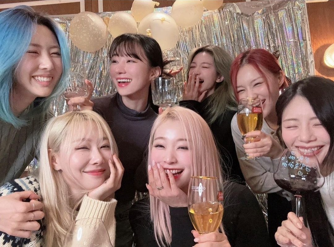 9 years by your side 🖤❤️💛
Thank you for the music, for the laughs, for the memories, for the friends we've met along the way, for the inspiration and most importantly, thank you for loving us as much as we love you 🫂
#HappyDreamcatcherDay <a href="/hf_dreamcatcher/">드림캐쳐 Dreamcatcher</a>