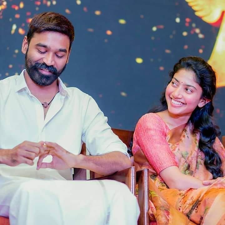 DhanushFanzTeam's tweet photo. #D55 🔐🎬💥

Shoot begins after Pongal Festival✅ (Jan 20 or 21 )

An periodic action Thriller from @Rajkumar_KP 🔥🔥

Music by @SaiAbhyankkar

Lead roles 🤝 
➡️ @dhanushkraja 
➡️ @mammukka 
➡️ @Sai_Pallavi92 https://t.co/q5Ap5eOrtV