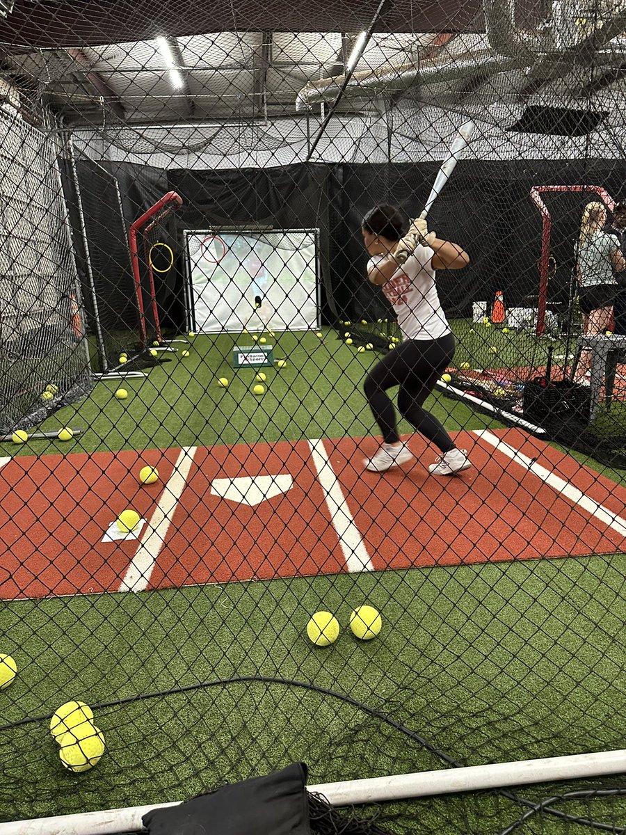hittingcoachJ's tweet photo. Had a blast with these studs.. great work, ladies.🥎🧰
@LiseyStJean88 JMU
@lillystjean38 Villanova
@BoxbergerCarmen Marshall
@SamJolly2026 SHU
@SmithHayden2030 2030
@opignatello2025 HC
@addy_cagle8 2027
@jordanlauren077 Memphis
@AddySeman 2028 https://t.co/NmdQ9sTW4u
