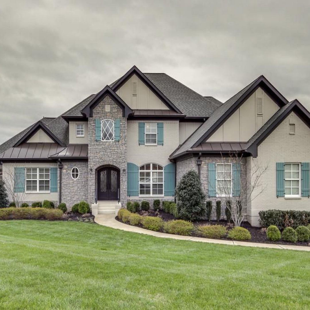CustomHomesTN's tweet photo. If 2026 is the year you build, January is the month to start conversations. Early planning gives you more control over layout decisions, materials, and long-term value in a custom Tennessee home. https://t.co/I2zT0ZoQW2
 #CustomHomeBuilder #TNRealEstate #BuildPlanning #DreamHome https://t.co/VTHQ0s6pnX