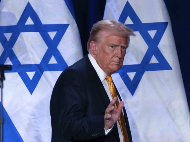 GeneralMCNews's tweet image. BREAKING: President Trump denounces antisemites within the Republican Party, saying they aren’t welcome and they aren’t wanted.