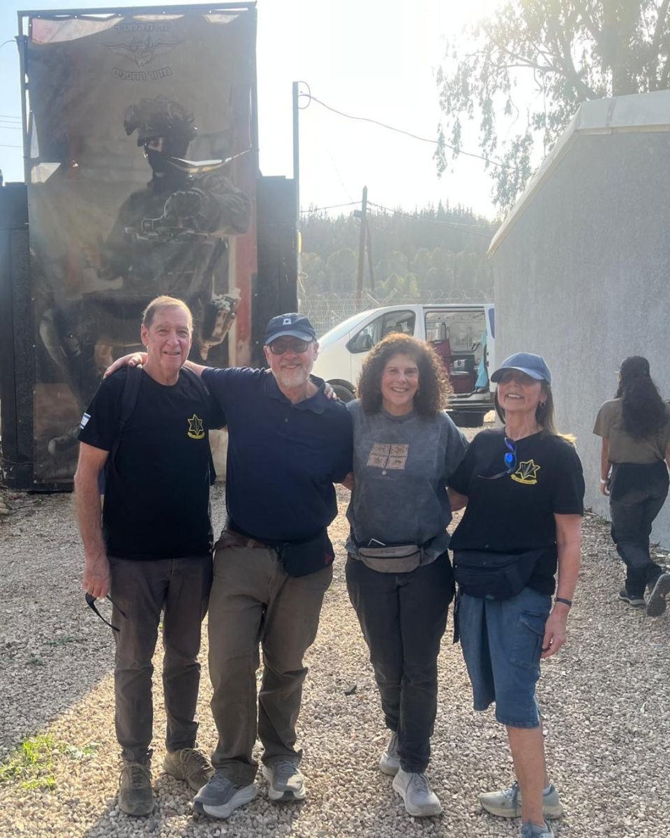 Grilling4Israel's tweet photo. Thankful for every pair of hands that keeps the mission going.  💙🙌
Join the team that makes this magic happen: https://t.co/MI3t7ka5Wn

#idf #israelstrong #supportourtroops #volunteerwithus #kosherbbq https://t.co/FjeQbTdp4f