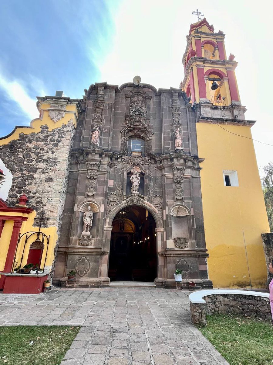❄️ En enero, vístete con tu mejor actitud y prepárate para comenzar de nuevo.⛅️

¡Feliz inicio de semana! ⛅️❄️

#GuanajuatoCapital 
#Invierno 
#AñoNuevo 
#NuevoDía 
#Enero2026