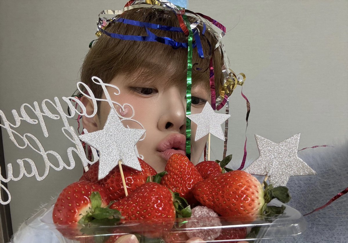 ADAP_offcl's tweet image. 제가 사랑하는 에이댑💗그리고
사랑하는 팬분들과 함께 생일을 보낼 수 있어서 
너~무 행복했어요 🐯🍀
생일 축하해주셔서 감사합니다 🎂 
재랑해ㅐㅐ❕🫶🏻

#ADAP #에이댑 
#재영 #JAEYOUNG 
#ALL_DREAMS_ARE_POSSIBLE 
#HAPPY_JAEYOUNG_DAY