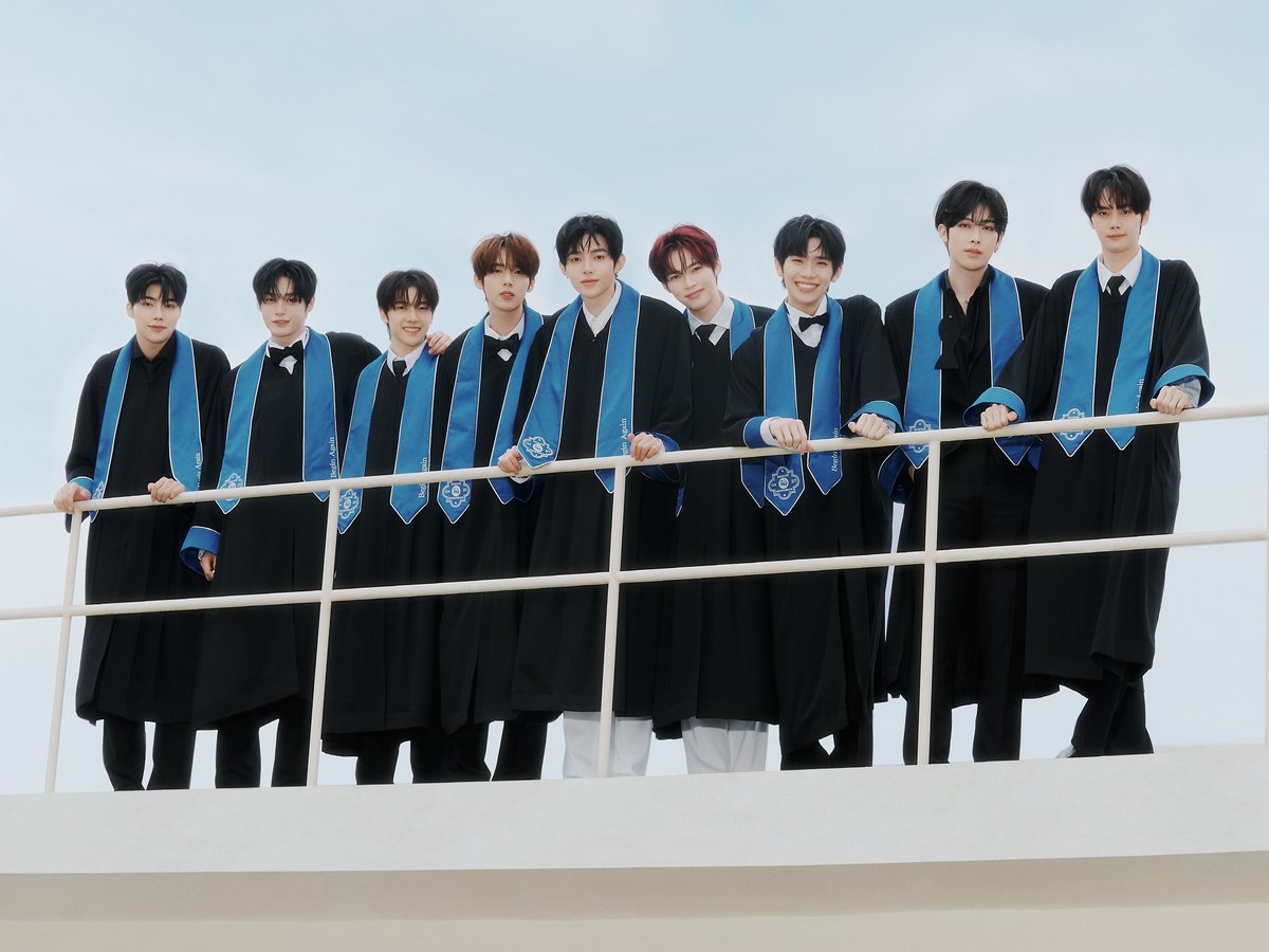 ZB1_official's tweet image. ZEROBASEONE 
Special Limited Album
[𝐑𝐄-𝐅𝐋𝐎𝐖]

BEGIN AGAIN

2026.02.02 18:00 (KST)

#ZEROBASEONE #ZB1 #제로베이스원
#REFLOW