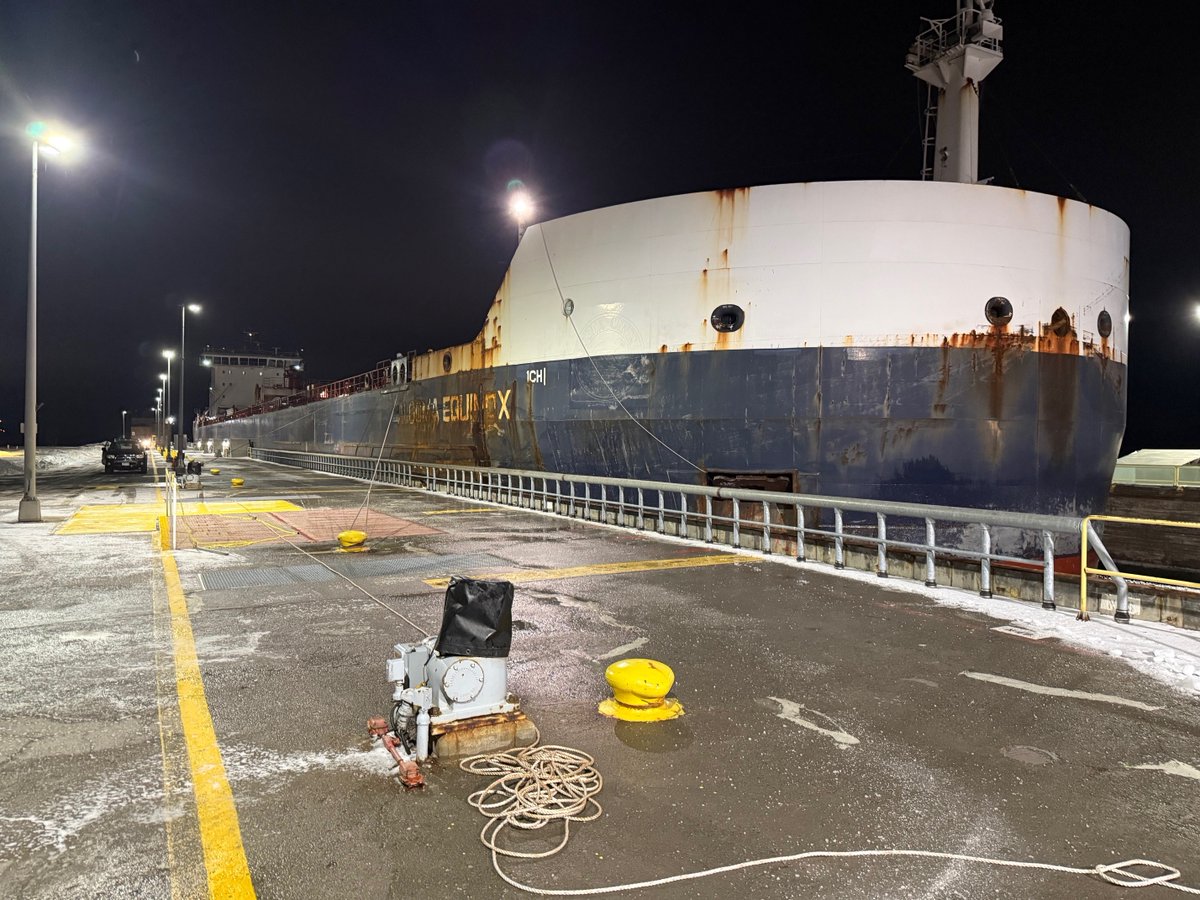 SeawayUSDOT's tweet photo. 📢 Carrying a load of iron ore, the 740 ft. ALGOMA EQUINOX was the final upbound vessel to transit the U.S. Locks for the 2025 shipping season, marking the closure of the Montreal-Lake Ontario (MLO) section of the binational #StLawrenceSeaway.🚢 

#USSeawayLocks https://t.co/A3wYSVT7zP