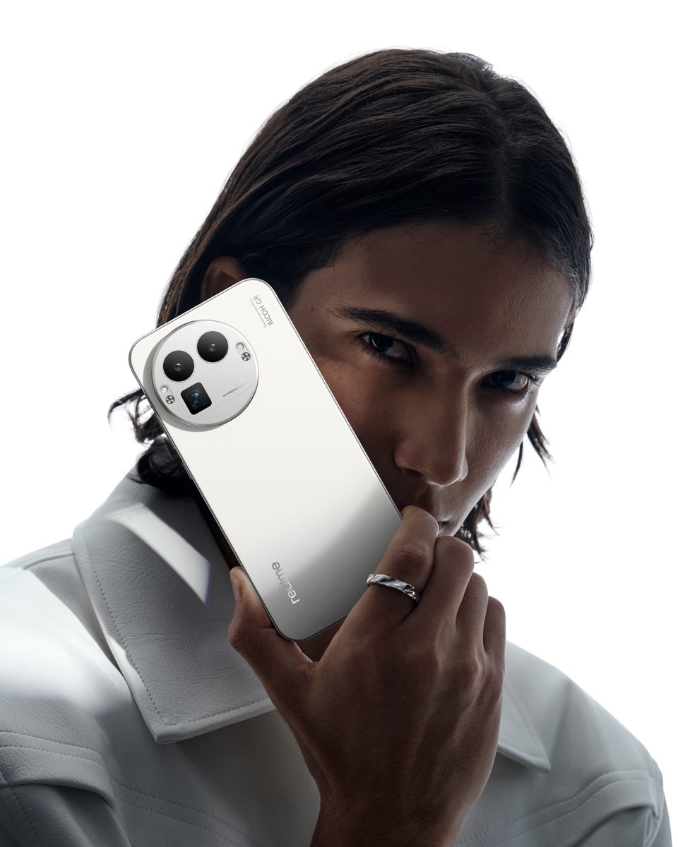 Roubando a cena 🤩

O realme GT 8 Pro tá farmando aura nessa foto, unindo luxo e alta tecnologia.

#realmeGT8Pro #realmexRICOHGR #realme #ExploreAlémDaDefinição