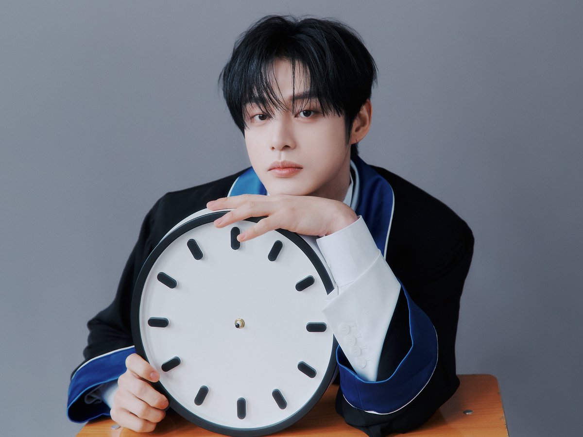 ZB1_official's tweet image. ZEROBASEONE 
Special Limited Album
[𝐑𝐄-𝐅𝐋𝐎𝐖]

BEGIN AGAIN
#KIMJIWOONG #김지웅

2026.02.02 18:00 (KST)

#ZEROBASEONE #ZB1 #제로베이스원
#REFLOW