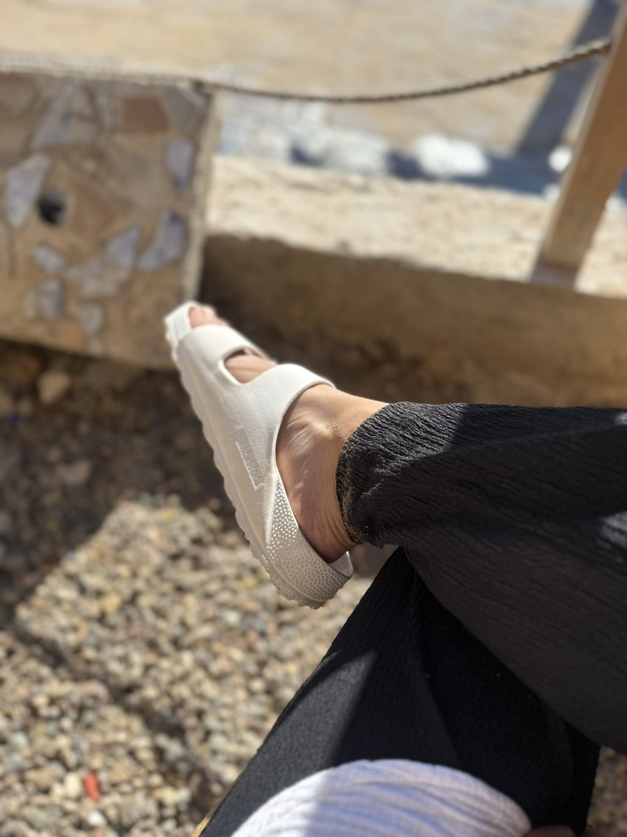 Findom_Manti's tweet photo. @rt_feet Bose stópki i klapeczki 😌 https://t.co/ED3sYSKKTK