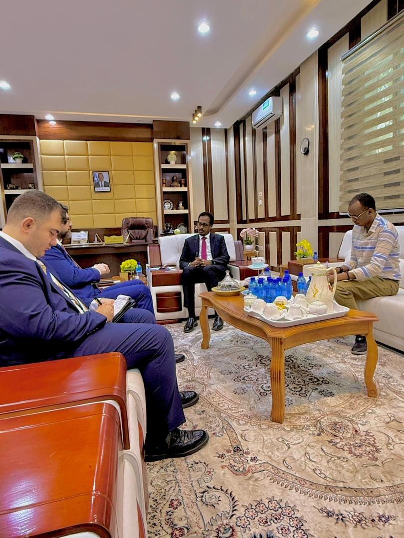 1/1. Minister of Commerce &amp; Industry, H.E. <a href="/AmbGamal/">Amb. Gamal M Hassan</a> held a constructive meeting with Türkiye Ambassador to Somalia, H.E. Alper Aktaş. (<a href="/TC_MogadisuBE/">Türkiye in Somalia</a>).Both sides stressed on strengthening trade cooperation, boosting investment &amp;deepening bilateral economic ties for mutual growth