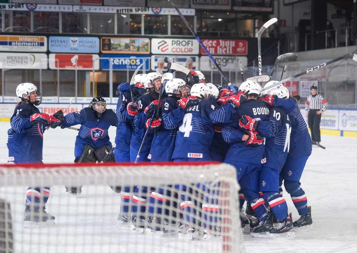 Le but de Clémence Boudin avant 𝗟'𝗘𝗫𝗣𝗟𝗢𝗦𝗜𝗜𝗜𝗜𝗜𝗜𝗜𝗜𝗜𝗜𝗜𝗜𝗜𝗜𝗢𝗡 𝗗𝗘 𝗝𝗢𝗜𝗘 😁🇫🇷

Ce Mondial D1A débute bien pour nos U18 Féminines avec ce succès 2-1 après prolongation contre l'Allemagne 🥳💪💪

#TeamFranceHockey
