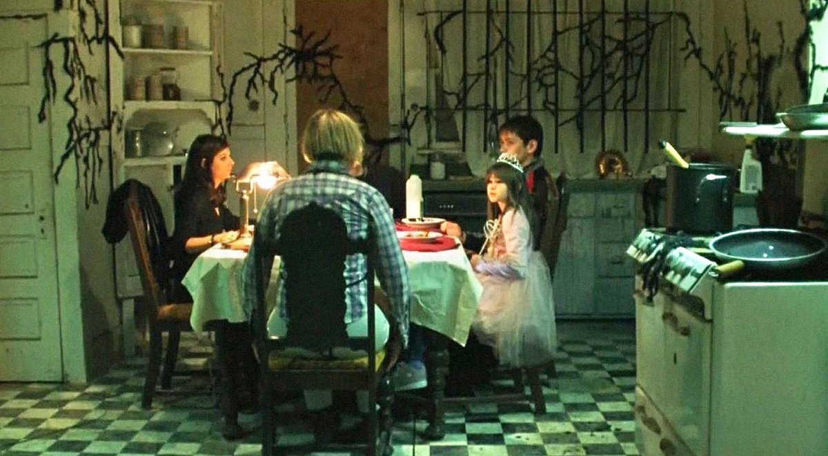 EugWSerra's tweet image. On March 25, 2006, Mortuary premiered on tv. #Mortuary #TobeHooper #DanByrd #DeniseCrosby #AlexandraAdi