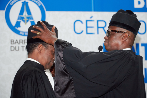 Justice : Sambiani Yobé, nouveau bâtonnier de l’ordre des avocats republiquetogolaise.com/justice/1201-1…