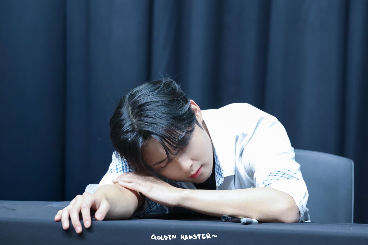 251127 미니레코드
#DKZ #디케이지  #민규 #MINGYU 

'그 시절, 우리가 좋아했던 소년'