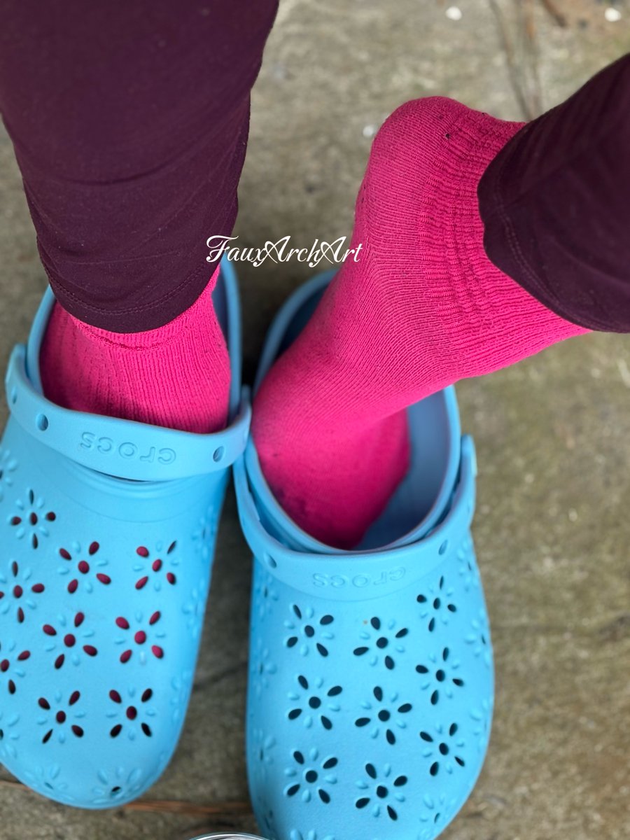 FauxArchArt's tweet photo. Always start the day right ๐ #coffee #socks #crocsandsocks #crocs #fauxarchart https://t.co/y9eFwlx4lx