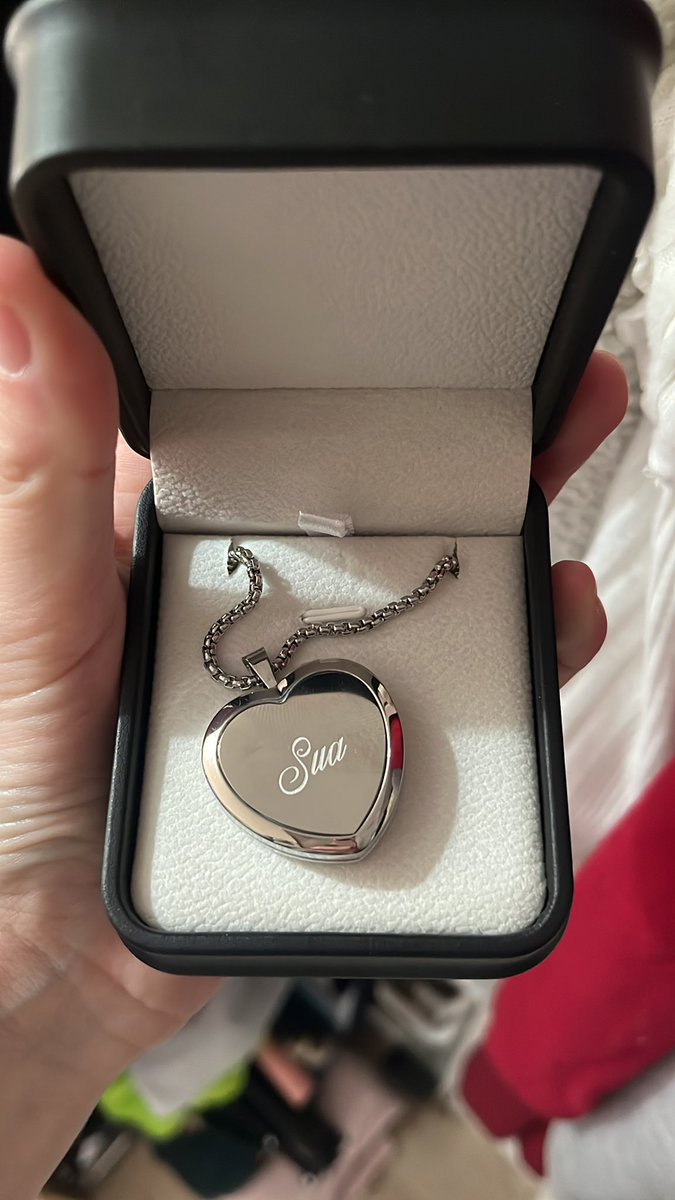 habenarias's tweet image. Wife