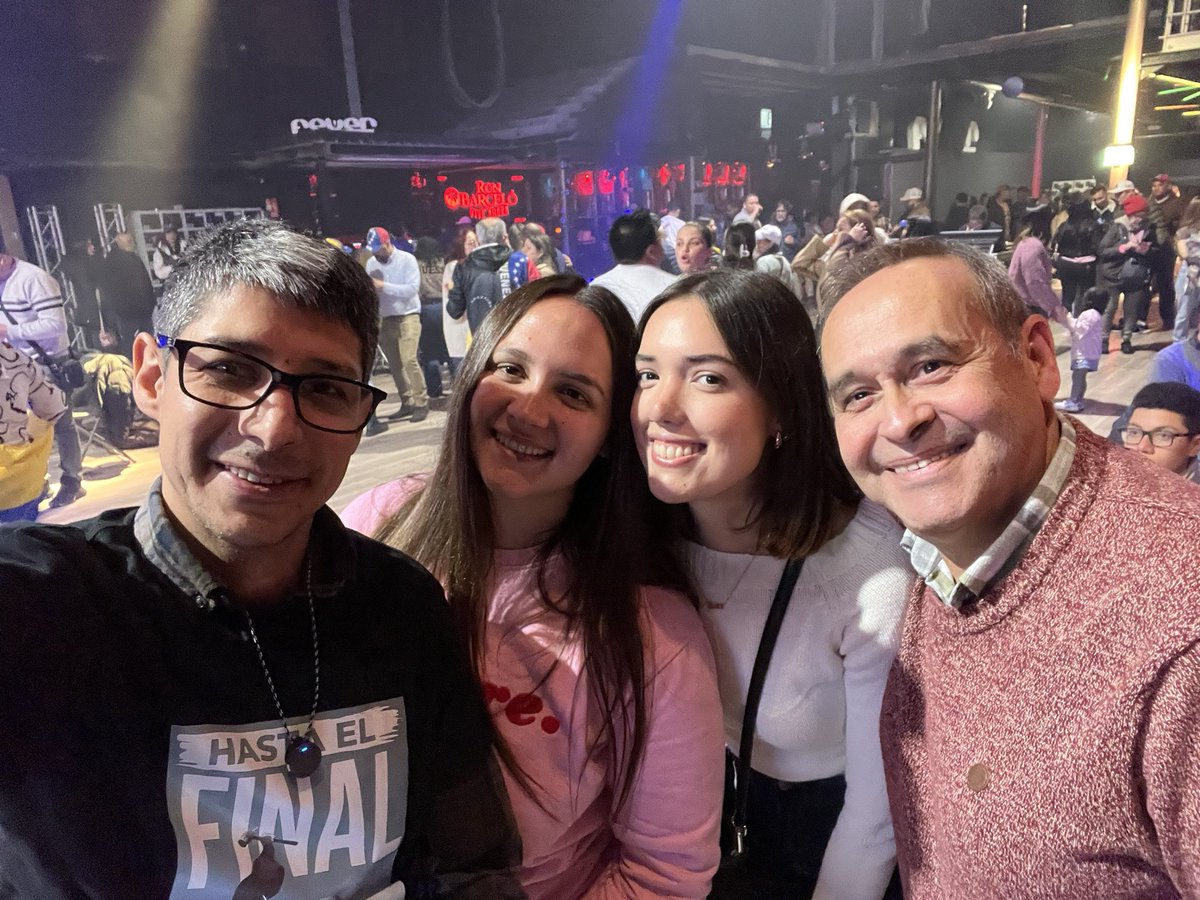 🇻🇪 Participamos una vez más en Bilbao, junto a los venezolanos, en un acto lleno de emoción, unidad y la auténtica alegría celebrando el fin del dictador Maduro y alzando la voz por los aún presos políticos. 

🕯️Vigilia, unidad y firmeza: 

#LibertadParaTodos 
#QueSeanTodos