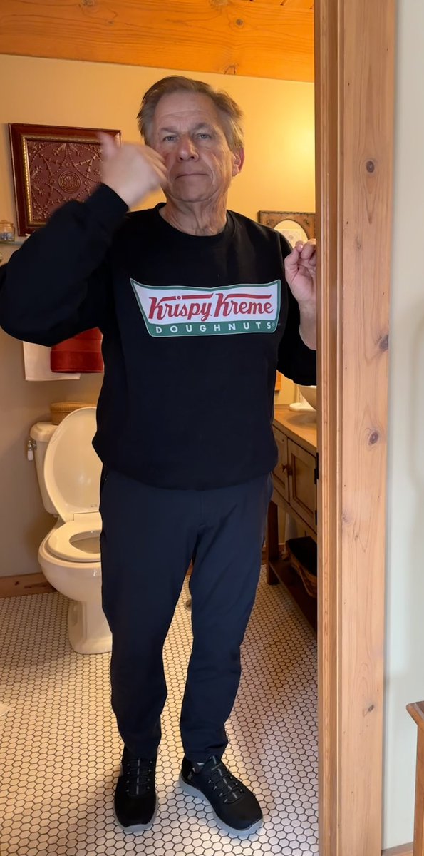 MocklerBassets's tweet image. John’s in full @krispykreme attire this morning. Ernest &amp;amp; Jack were sniffing out the socks. Now, they’re demanding #donuts🍩@natehale Thank you again for all the gifts!🎁