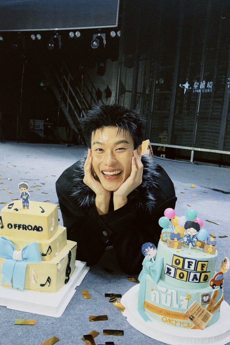 TOTOGABACK's tweet image. Pre-birthday งับ 🎂