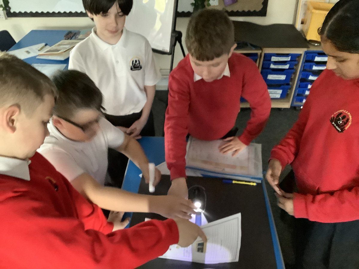 SouthwellClass's tweet photo. In science we have been investigating shadows and making our own funny images. From year 4 we remembered that light only travels in straight lines. @LeasStAndrews https://t.co/zwDQSiTBiI