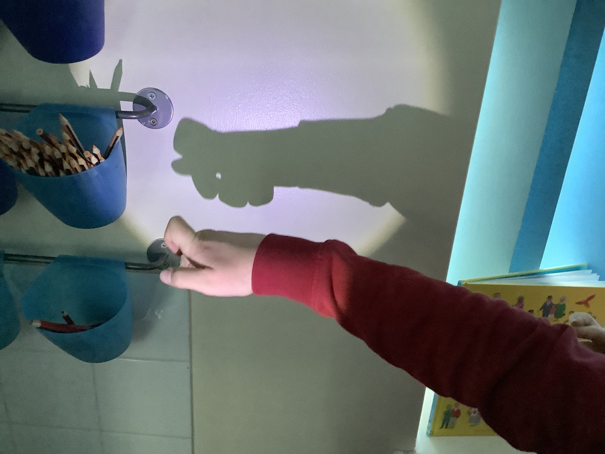 SouthwellClass's tweet photo. In science we have been investigating shadows and making our own funny images. From year 4 we remembered that light only travels in straight lines. @LeasStAndrews https://t.co/zwDQSiTBiI