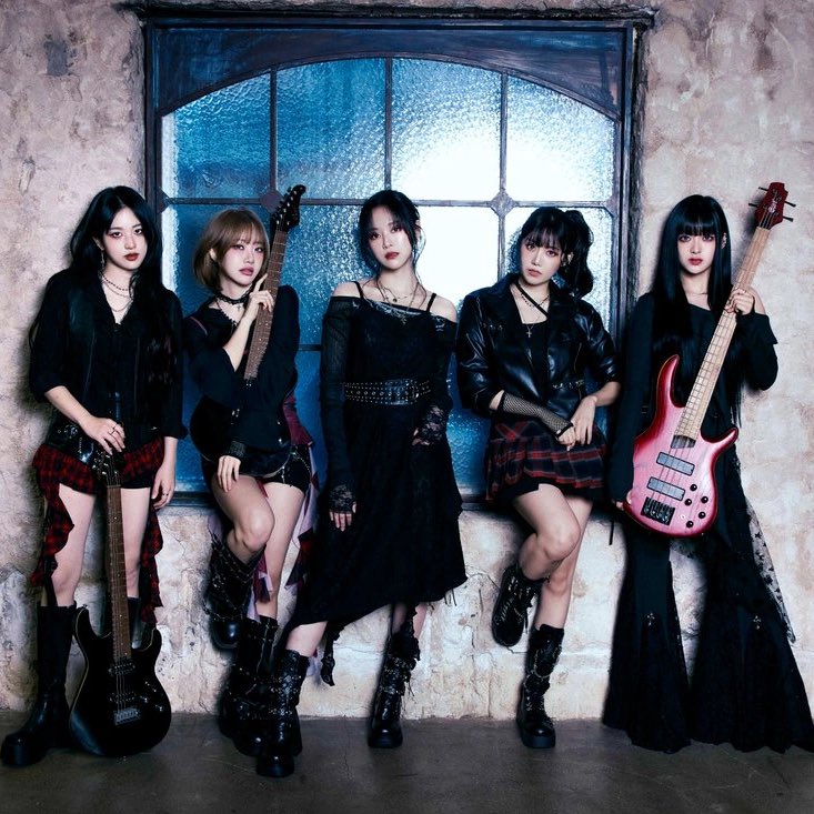 Genius_kor's tweet image. #GeniusCharts | Rookie girl band #LATENCY (@LATENCYOFFICIAL) debuts on the daily K-Rock chart in Genius Korea! 

Their debut single “사랑이었는데 (It Was Love)” lands at #1 on the chart! 

genius.com/Latency-kor-it…