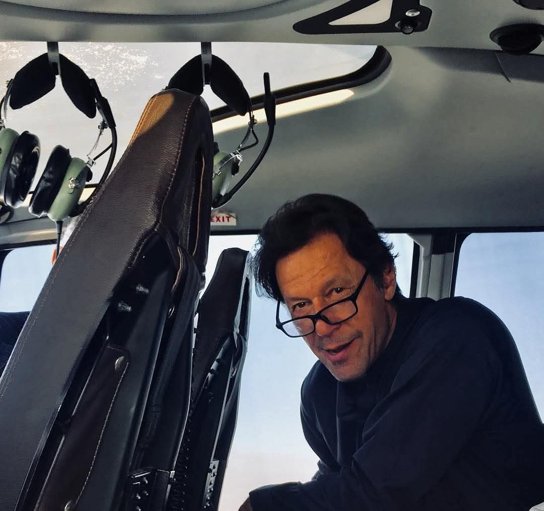 میں کراچی والوں کو خراج تحسین پیش کرتا ہوں۔ جس طرح انہوں نے میرے سپاہی کو خوش آمدید کہا،جیسے وہ خوف کے بت توڑ کر نکلے۔ 
عمران احمد خان نیازی