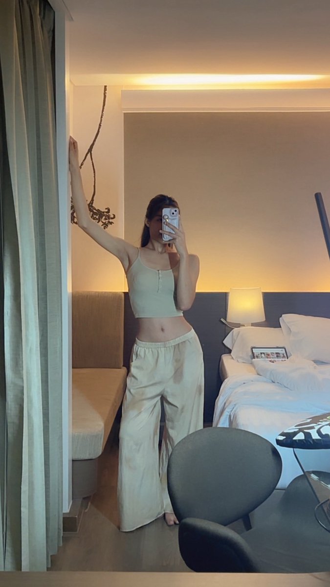 มานอนเป็นเพื่อนหน่อยจิ