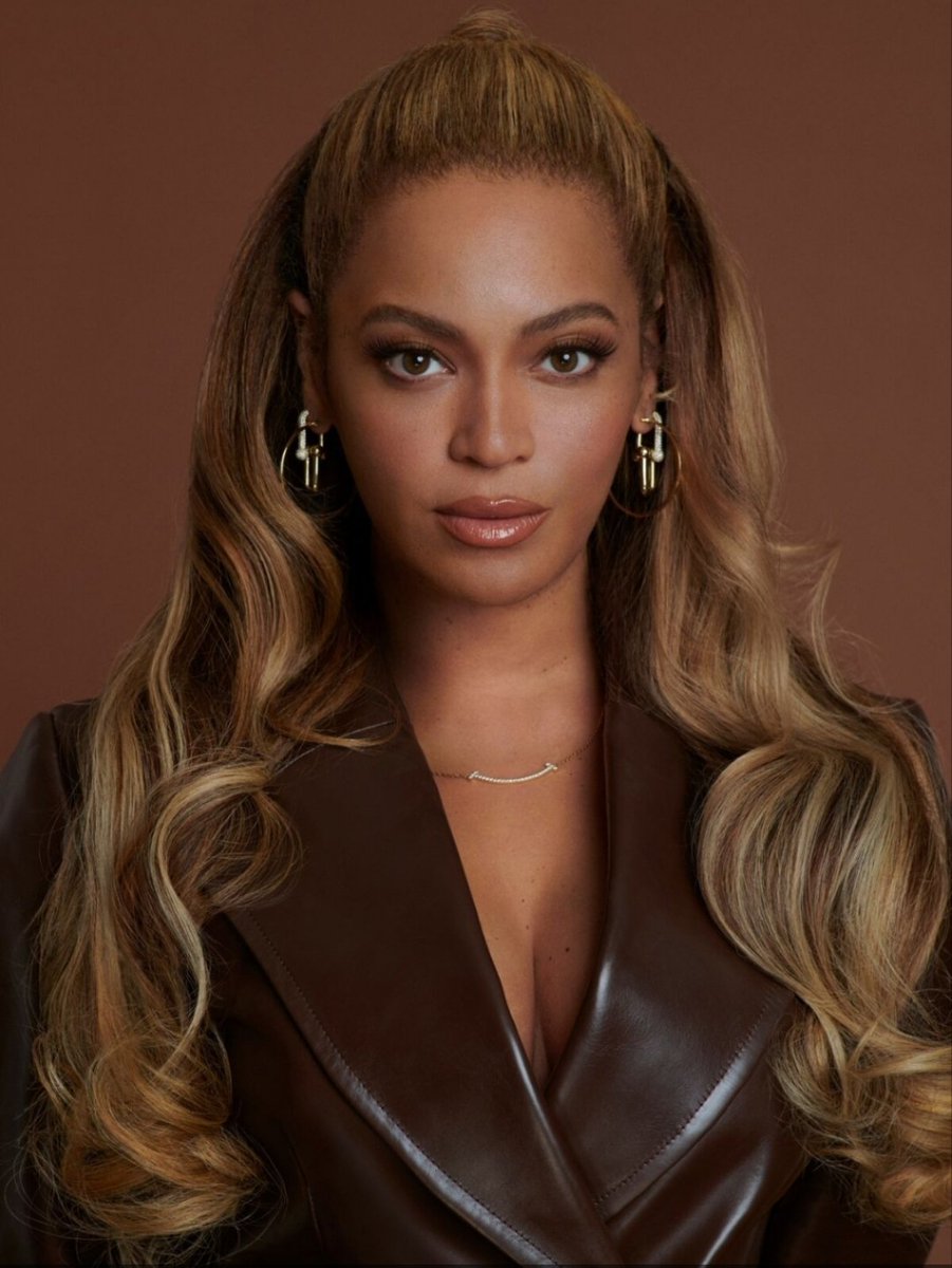 RedMedia_us's tweet image. Matthew Knowles reveals that Beyoncé isn’t driven by money, but by what she can do to make her fans happy and be excellent at her craft while speaking on her Forbes billionaire status with DEADLINE.

"I’ve never heard Beyoncé ever talk about money… It’s always been, ‘How can I…