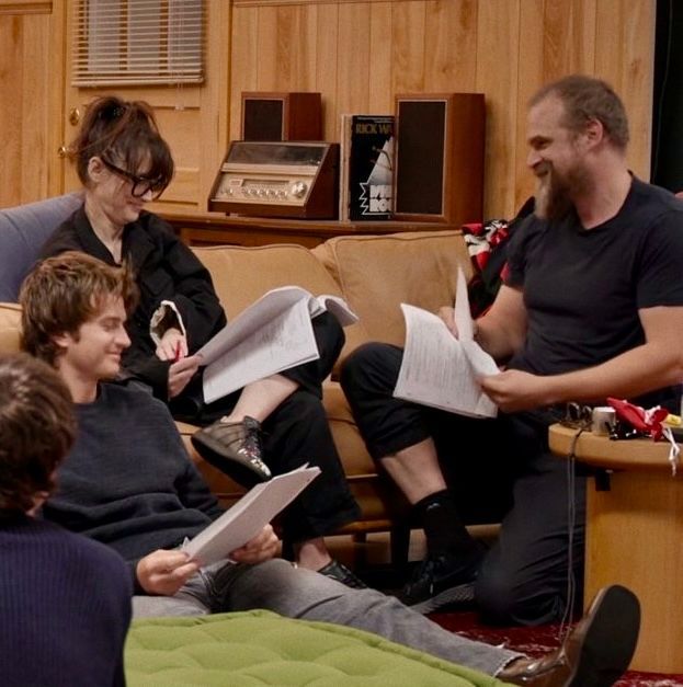 Joycenhop's tweet image. HELLO?!??!?!