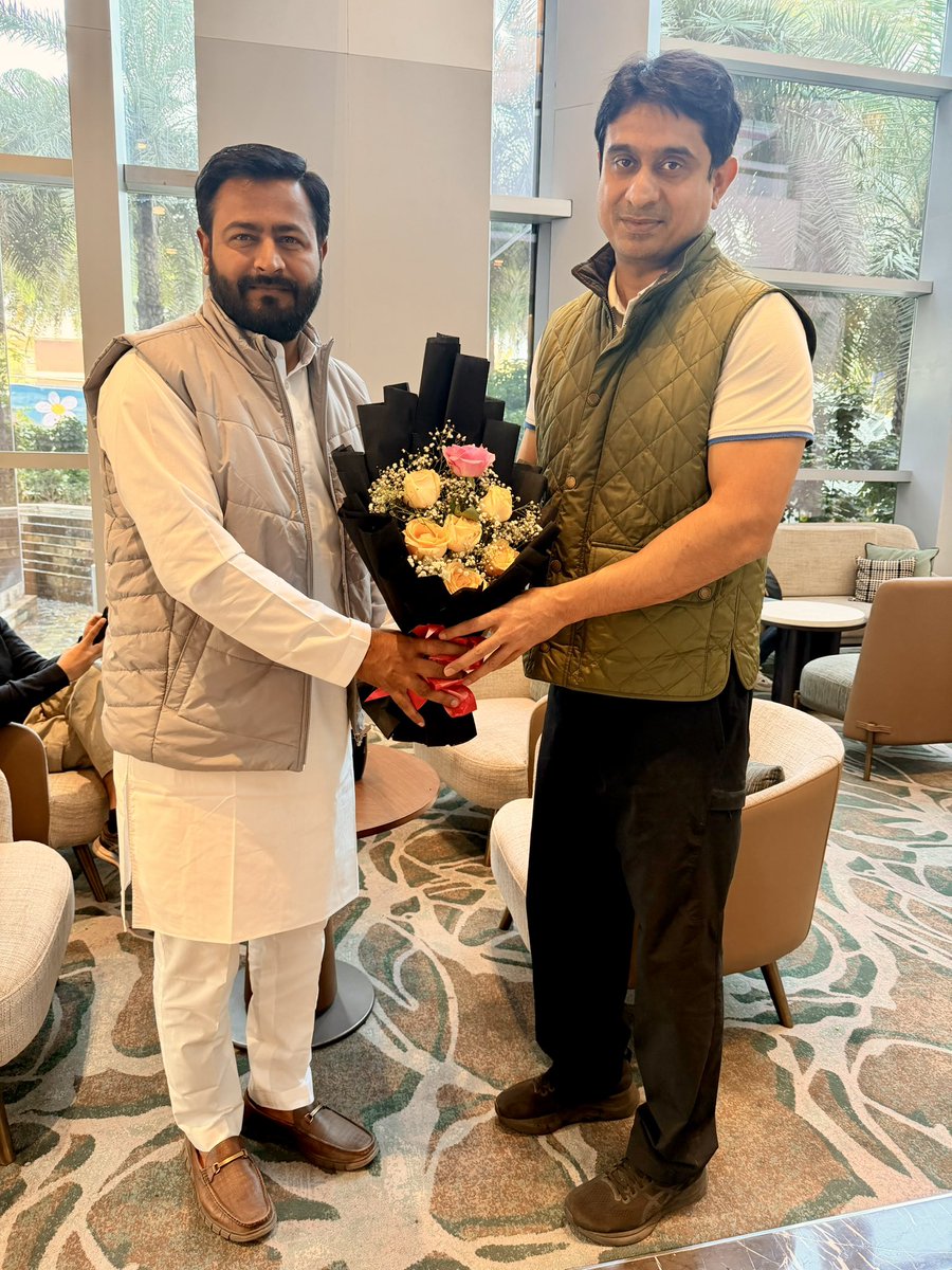 युवा कांग्रेस के राष्ट्रीय अध्यक्ष उदय भानु चिबजी के अहमदाबाद आगमन पर उनसे शुभेच्छा मुलाकात कर संगठनात्मक गतिविधियों से उनको अवगत करवाया.. <a href="/UdayBhanuIYC/">Uday Bhanu Chib</a>