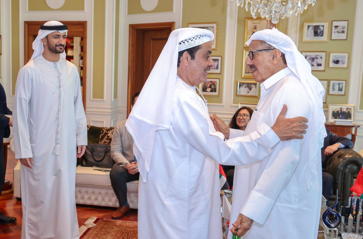 KhalafAlHabtoor's tweet photo. سعدت اليوم باستقبال كل من اللواء أحمد خليفة المنصوري، مستشار التواصل الثقافي، والدكتور محمد إبراهيم الفارسي، الباحث الأول في #دائرة_الشؤون_الإسلامية_والعمل_الخيري في #دبي، في لقاء تناول عدداً من القضايا المرتبطة بدور الأوقاف والشؤون الإسلامية في خدمة المجتمع وتعزيز القيم الإنسانية.

واطّلعت منهم على العمل الإنساني والخيري، وتوسيع أثره الاجتماعي، ودوره في ترسيخ مبادئ التكافل، وتعزيز المسؤولية المجتمعية. كل التقدير للجهود المبذولة في هذا القطاع الحيوي، لما له من أثر مباشر في خدمة الناس وتعزيز الاستقرار المجتمعي.