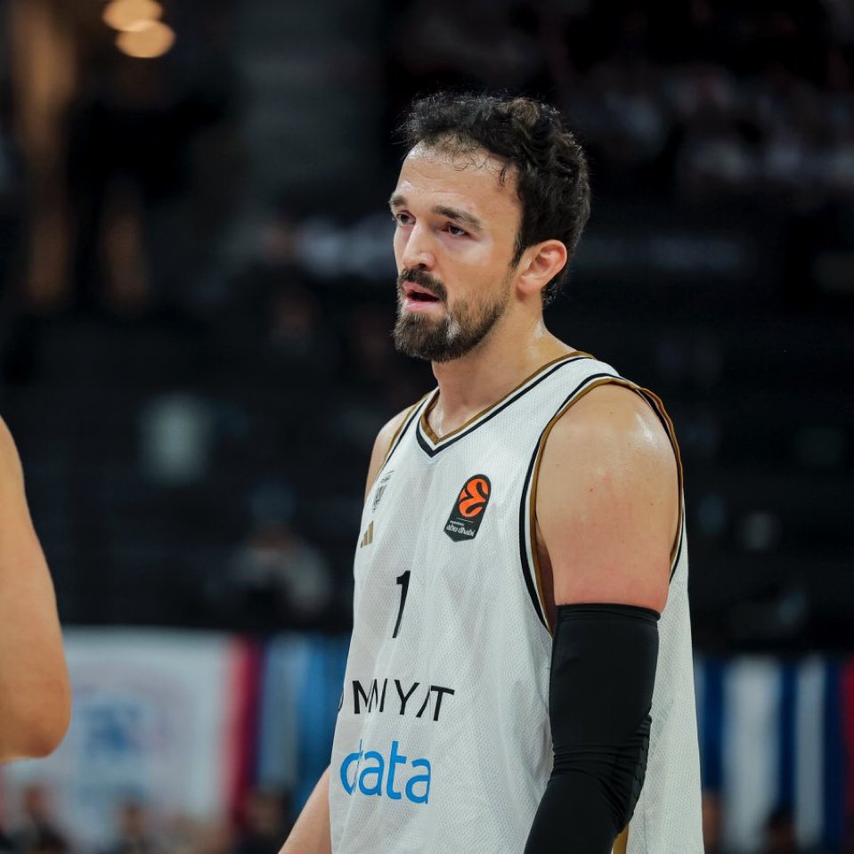 KartaliPotanin's tweet photo. Beşiktaş Gain'in ilgilendiği söylenen Sertaç Şanlı, Dubai Basket'in bugünkü Borac Mozzart maçı kadrosunda yerini aldı. https://t.co/12ynsyQlCo