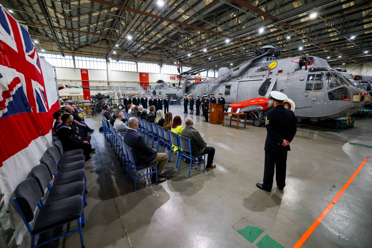 HMSsultan's tweet photo. Congratulations to AETQC 25/005 on completing the
@RoyalNavy Air Engineering Technician Qualifying Course within RNAESS @HMSSultan. They now join squadrons for Phase 2b training, supporting Merlin, Wildcat, and F-35 Lightning Jets.
#AwEsome #Apprenticsehips #GetInGoFar https://t.co/o0i9YKy1Ch