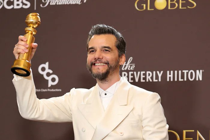 Mansao__X's tweet photo. 🇧🇷🇧🇷 DOBRADINHA DO BRASIL NO GLOBO DE OURO! 🇧🇷🇧🇷

O filme #OAgenteSecreto levou o #GoldenGlobes2026 na categoria Melhor Filme Internacional e Wagner Moura garantiu a dobradinha com Melhor Ator em Filme de Drama pelo longa!

NOSSO BRASIL REPRESENTANDO NO CINEMA MUNDIAL https://t.co/LtlCbQbwkT