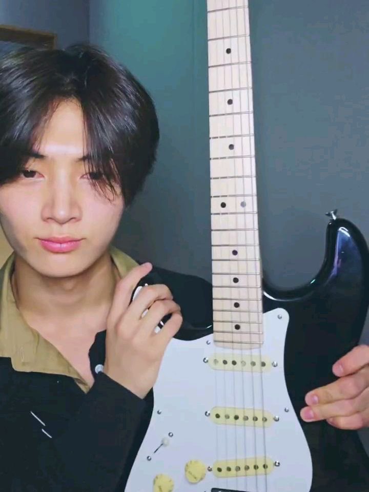 jayfluenc's tweet image. goodnight 🫳🏻