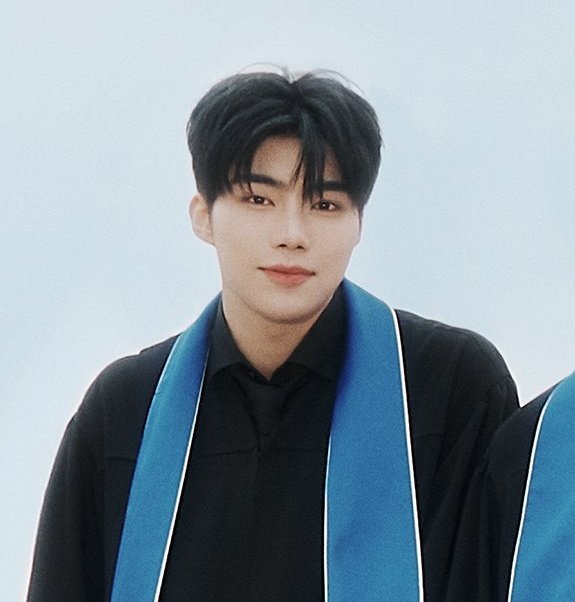 packgunnewtarea's tweet photo. 씨익                                                  빵긋 💕 https://t.co/zd2IJ9OKBf