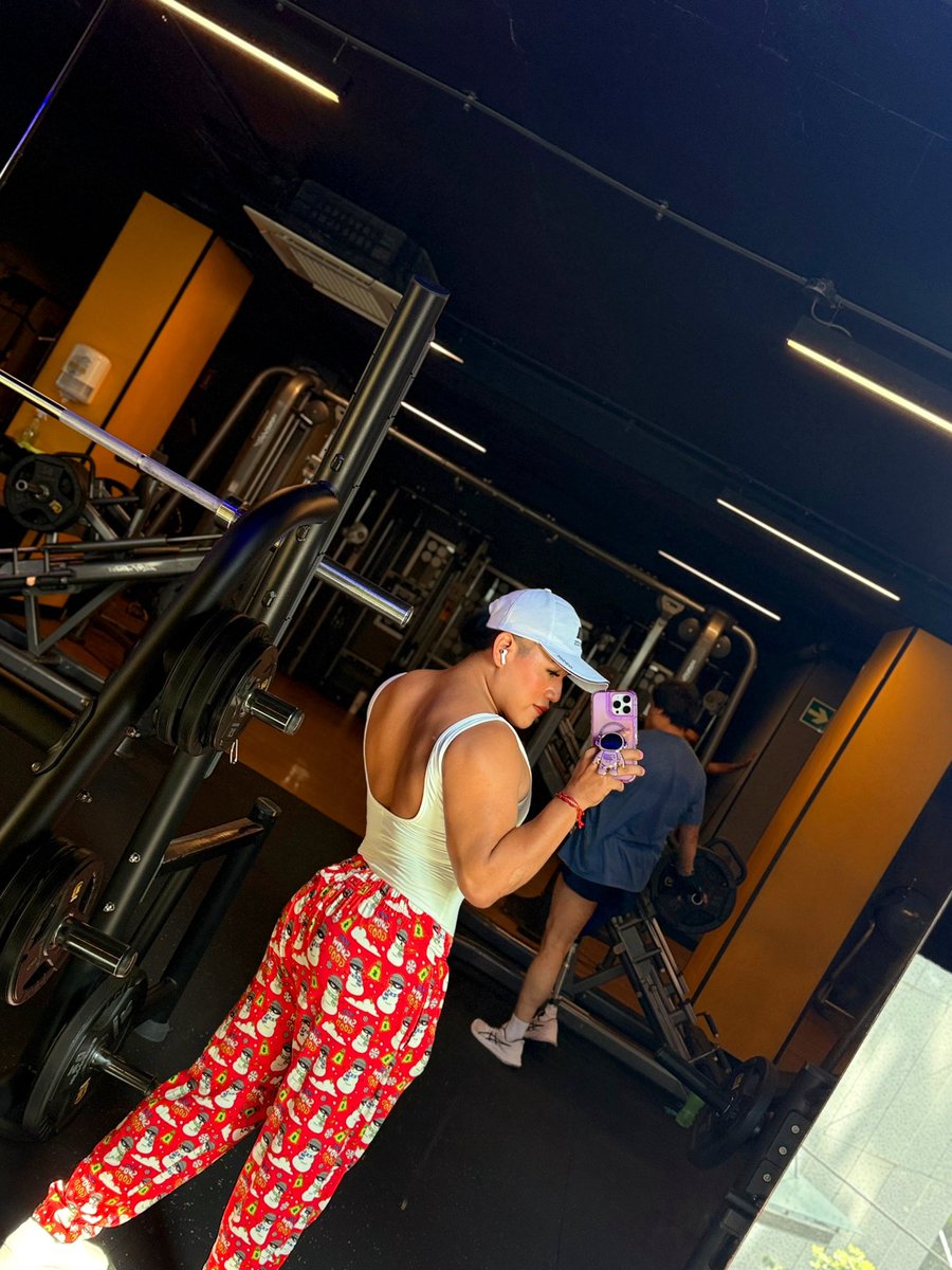 Geovanny_JX's tweet photo. Ocupo gym broo! 
🤣

#DigitalBlackoutIran #ALPHADRIVEONE #알파드라이브원 https://t.co/b982b6RIqv