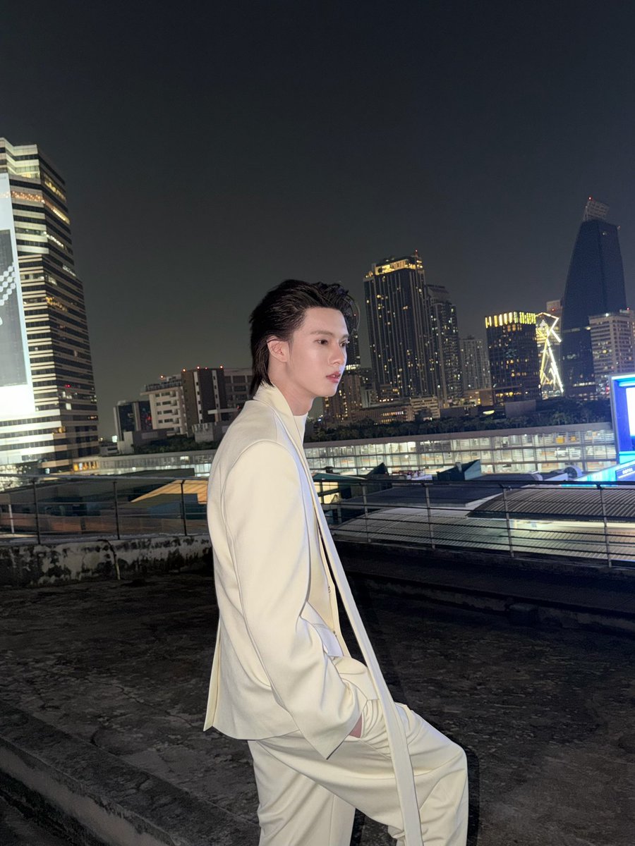 🕯️
#ppoohkt 
#YUniverseAwards2025xPoohPavel