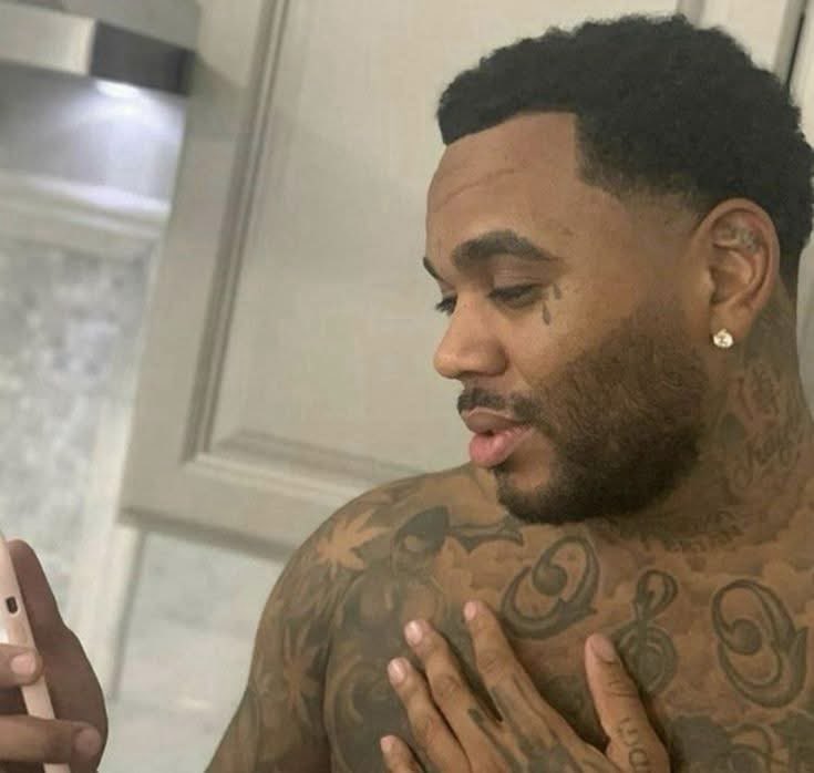 toxicking's tweet image. When shes sending me gift ideas but I’m leaving her before Valentine’s Day