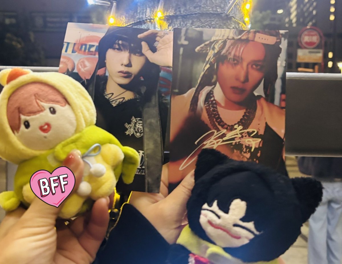 m_drmLL's tweet photo. お手紙交換会行ってきた！
当日誕生日だったからカタコトの韓国語で伝えたら「おぉ～ｵﾒﾃﾞﾄｺﾞｼﾞｬﾏｰｽ」て絵に描いたようなチョンロスマイル頂けた…神…🎊　流れ作業的なアレだと思って応募したのに会話できるとか聞いて行くの迷ったけど(対面イベ恐怖症)行ってよかった……よかった…！！ https://t.co/aLMnr34WXW