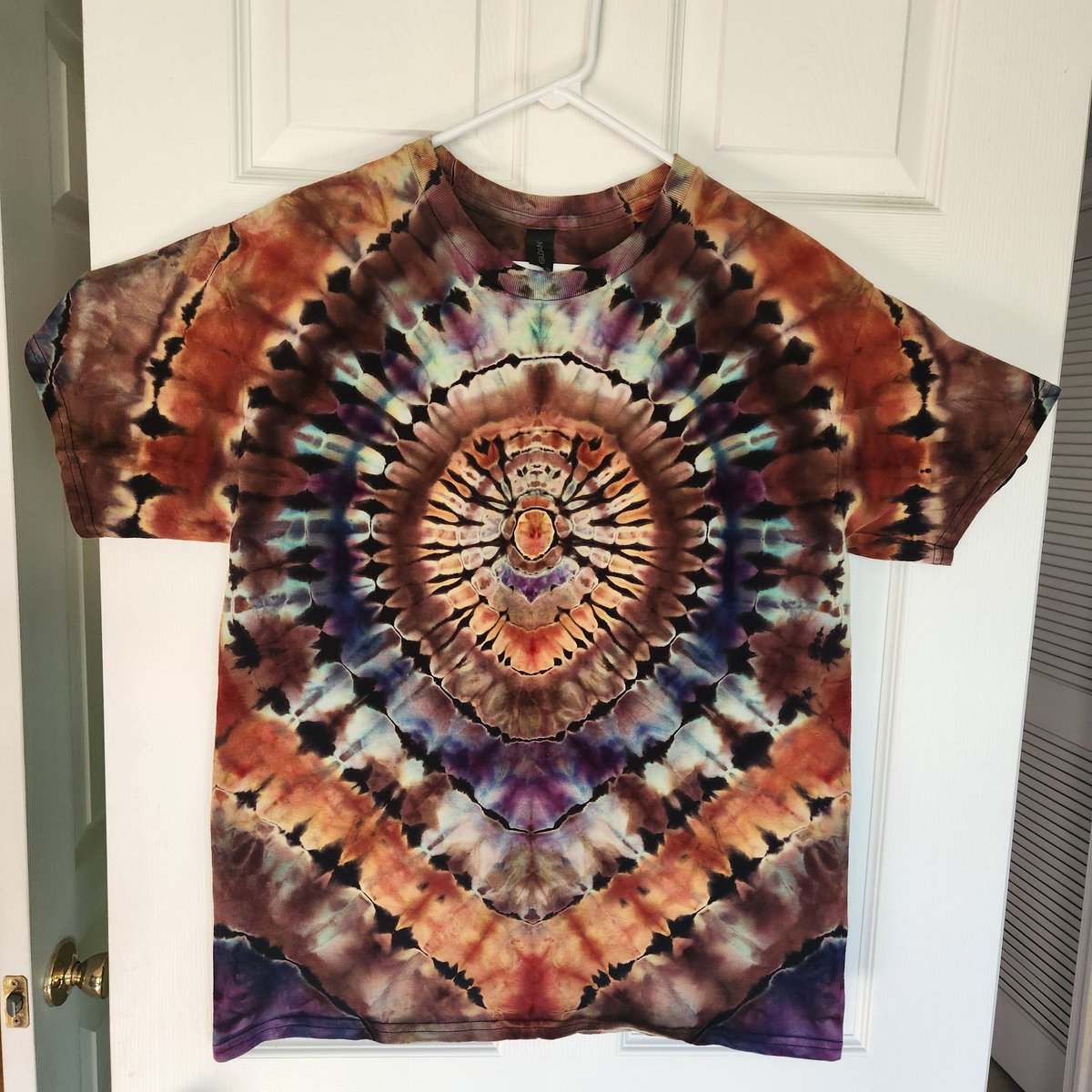 _milh0use's tweet image. this shirt came out so cool! 

Reverse Dyed Burst. Dyes: Kaleidoscope Eyes, Alchemist, &amp;amp; Phoenix Flame #tiedye #icedye #dharmatrading