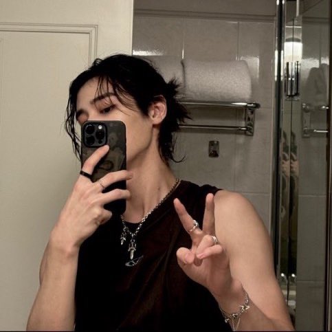 dee ໒꒱ | whats the fuss?? tweet media