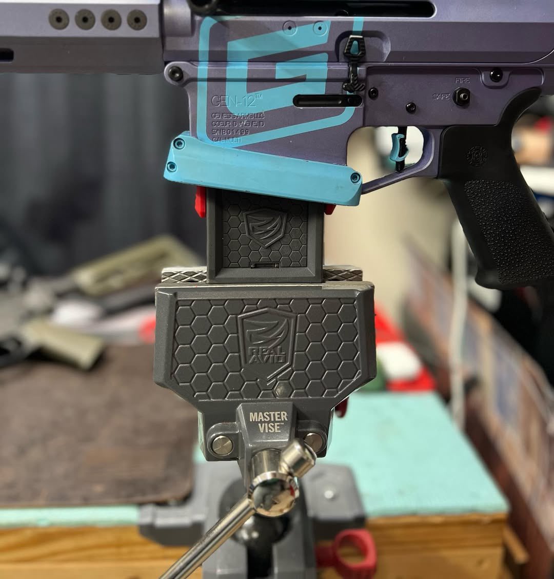 gunapex's tweet photo. this how simple it is to be able to work on an AR-15 platform and switch to an AR-10 platform https://t.co/m2ENddKibG